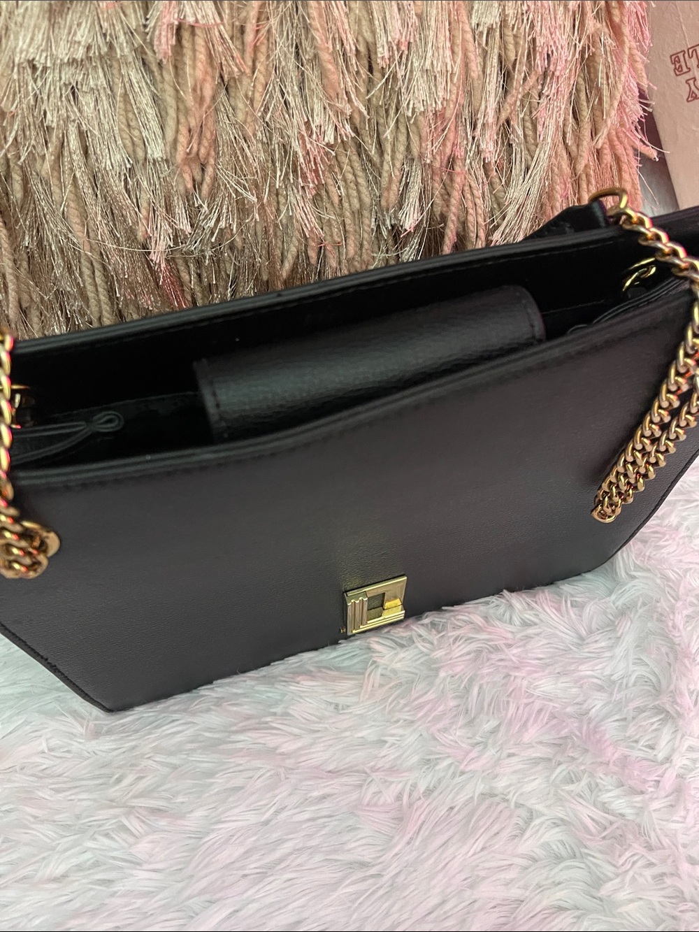 Karl Lagerfeld Black Shoulder Bag with Gold Chain - Picture 10 of 11